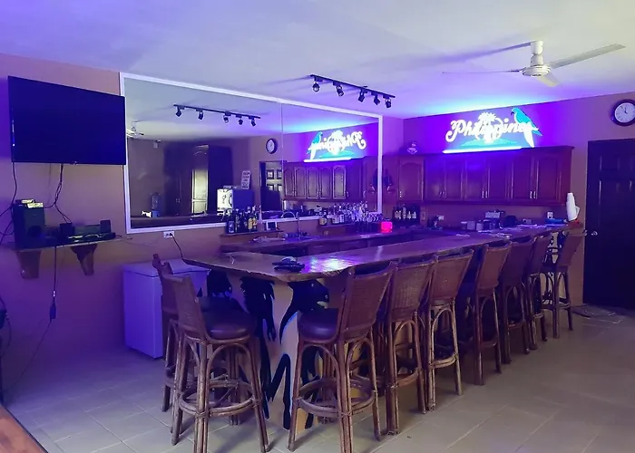 Monty'S Riverside View Resort